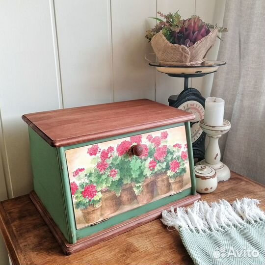 Хлебница деревянная. Ручной работы