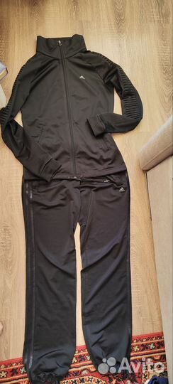 Спортивный костюм adidas