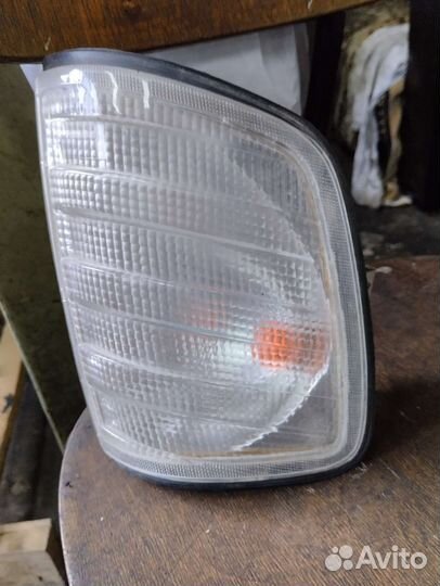 Поворотник Мерседес