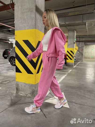 Спортивный костюм женский