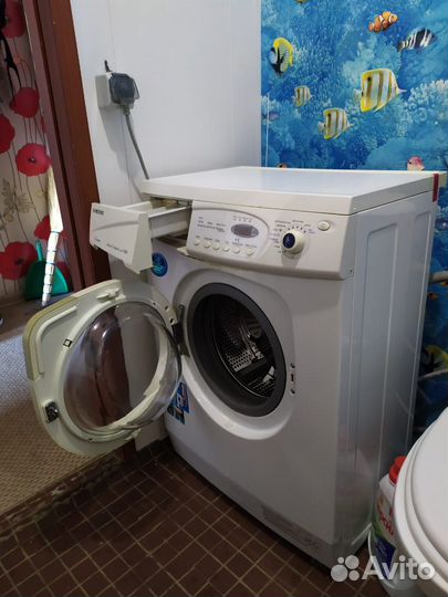Машинка стиральная