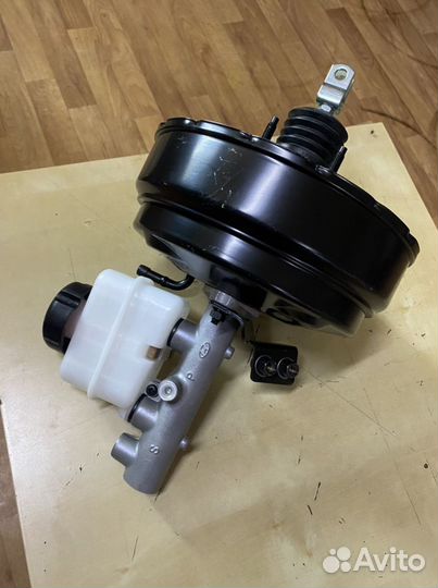 Hyundai Sonata EF вакумник с тормозным цилиндром