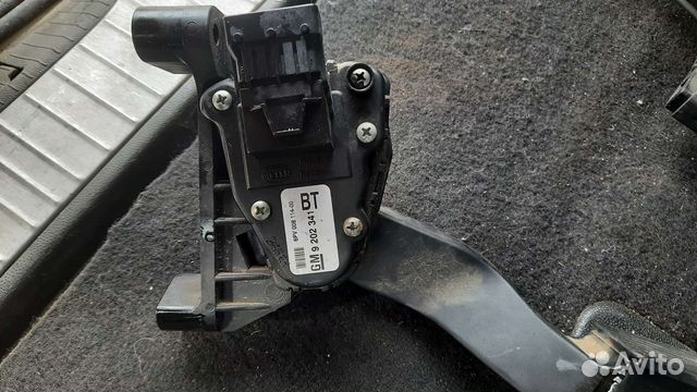 Педали на Opel Zafira B