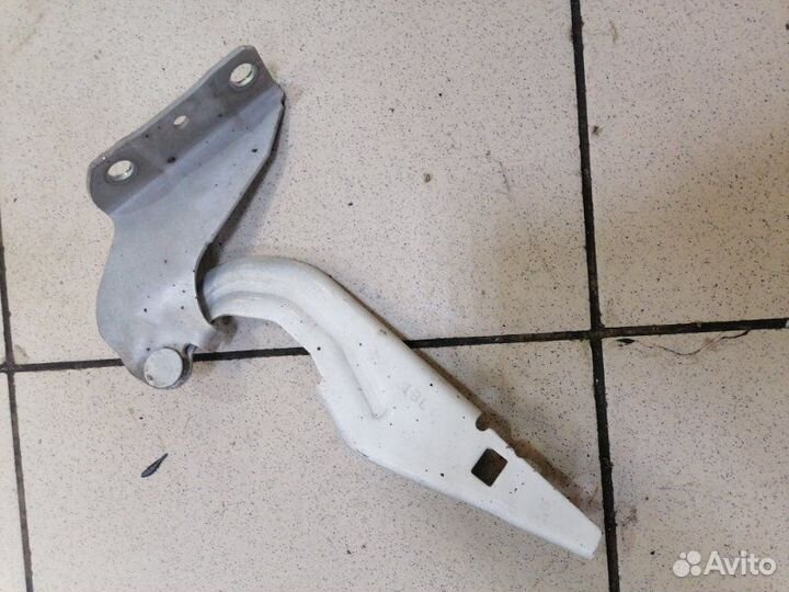 Петля капота левая Mitsubishi Outlander 2