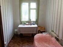 Доля в 4-к. квартире, 90 м², 2/2 эт.