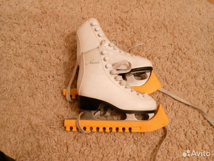 Фигурные коньки Nicole