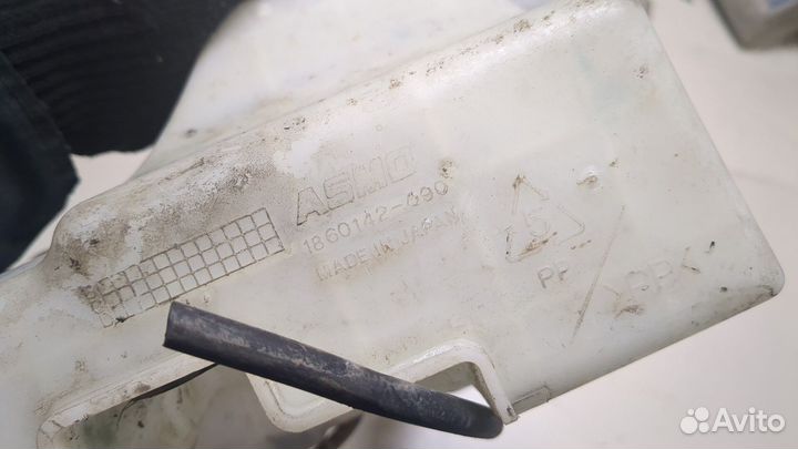 Бачок омывателя Ford Maverick, 2002