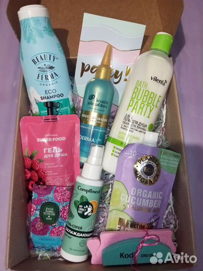 Готовые косметические наборы, бьюти боксы