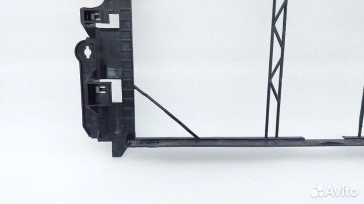 Б/У Б/У Кронштейн радиатора Состояние хорошее