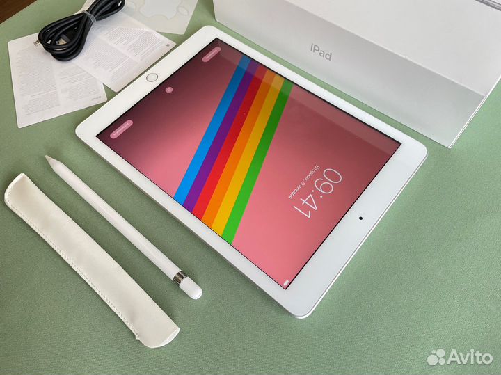 iPad 6 поколения + Aplle Pencil