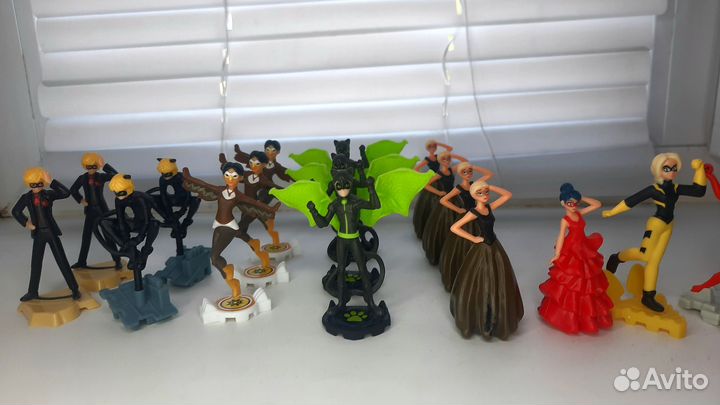 Игрушки из киндера леди баг