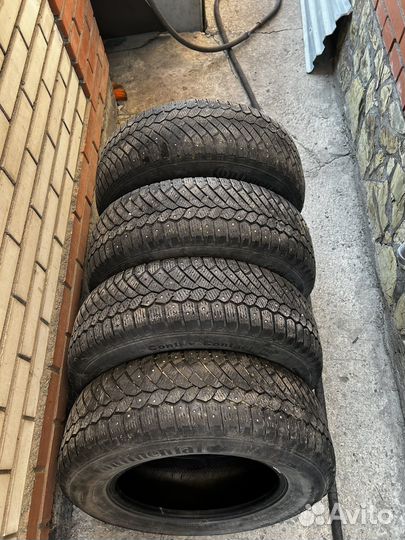 Continental Conti4x4IceContact 215/70 R16