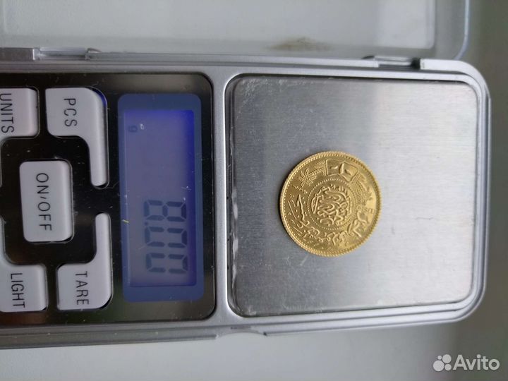 Золотая монета гинея
