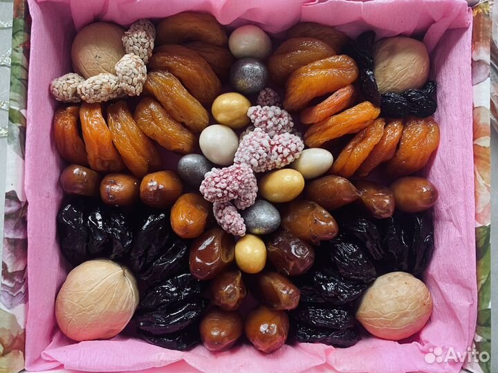 Боксы с орехами и сухофруктами