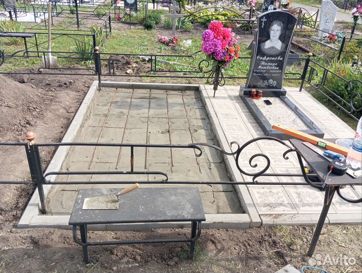 Благоустройство могил укладка плитки