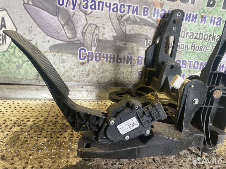 Педальный узел Opel Astra