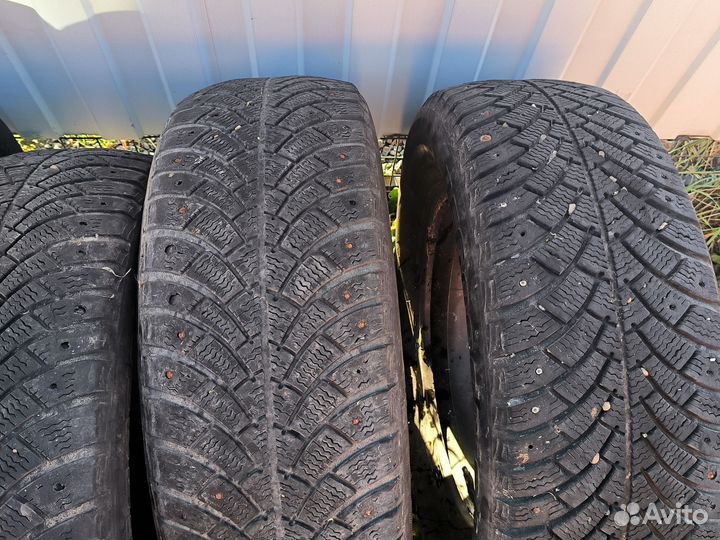 Bfgoodrich G-Force Stud 215/65 R16