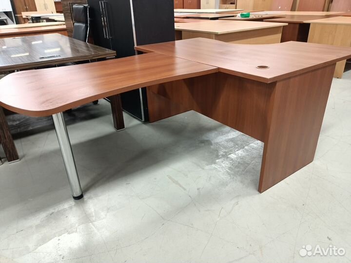 Стол руководителя С брифингом Б.У