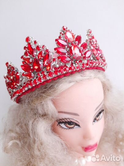 Корона ручной работы