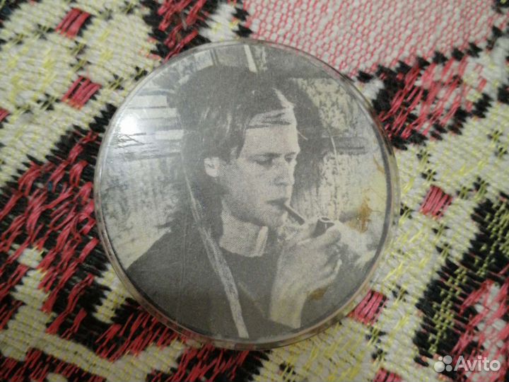 Значок с бг