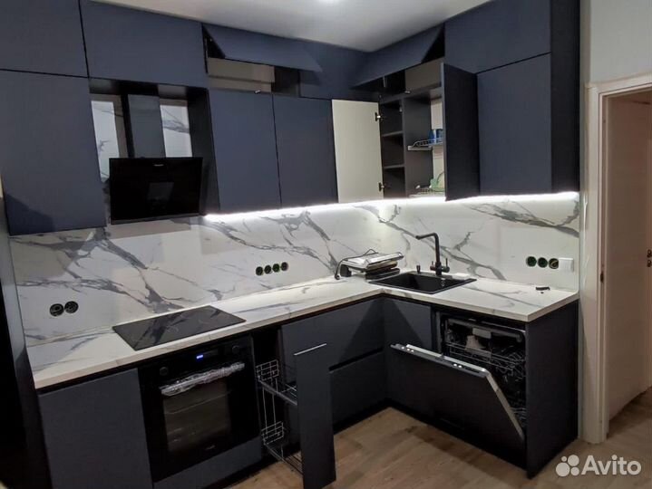 Кухонный гарнитур без ручек