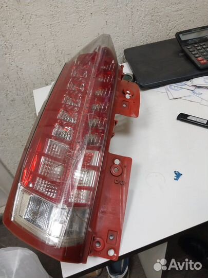 Фонарь задний Cadilac srx