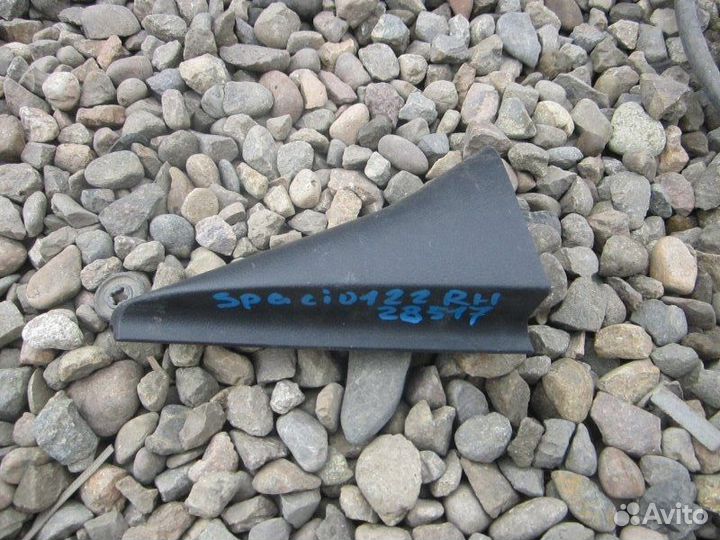 Уголок двери правый Toyota Corolla Spacio ZZE122