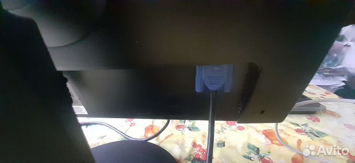 Монитор Samsung и клавиатура