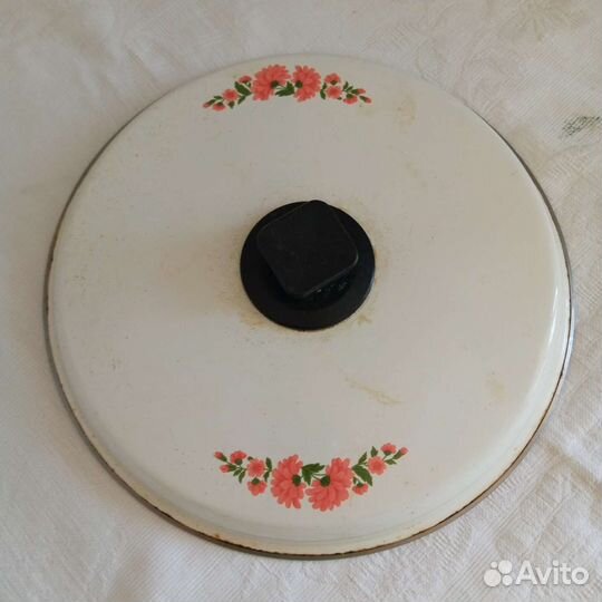 Кастрюля эмалированная большая