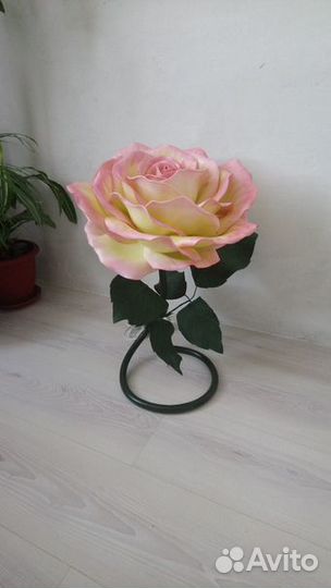 Ростовые светильники и цветы из изолона