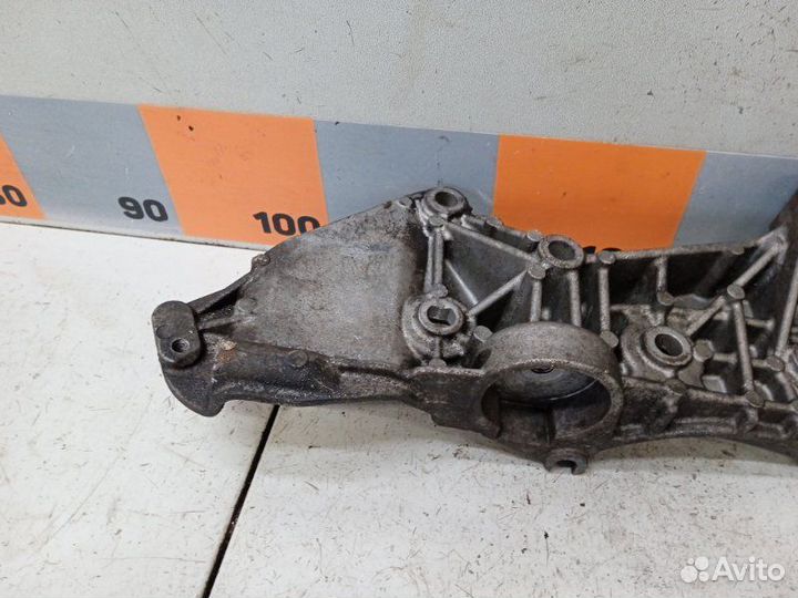 Кронштейн генератора Renault Scenic 2 1.5 2005