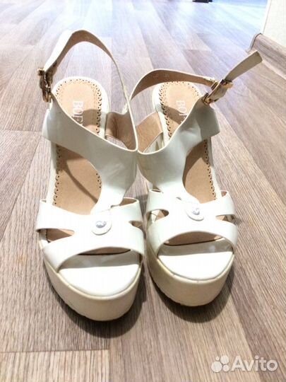Босоножки 35 размер