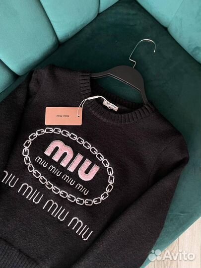 Свитер женский