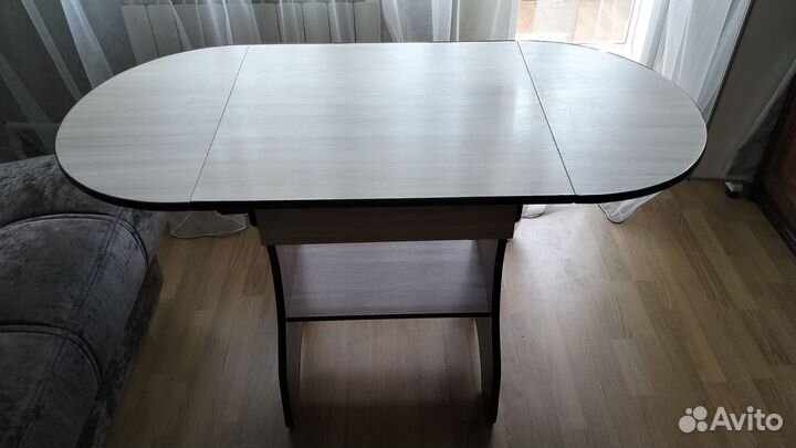 Кухонный (письменный) стол бу