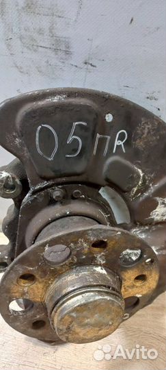 Кулак передний правый Mercedes-Benz E-Class E250