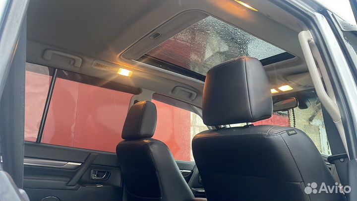 Mitsubishi Pajero 3.2 AT, 2011, 302 900 км