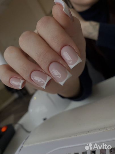 Маникюр педикюр