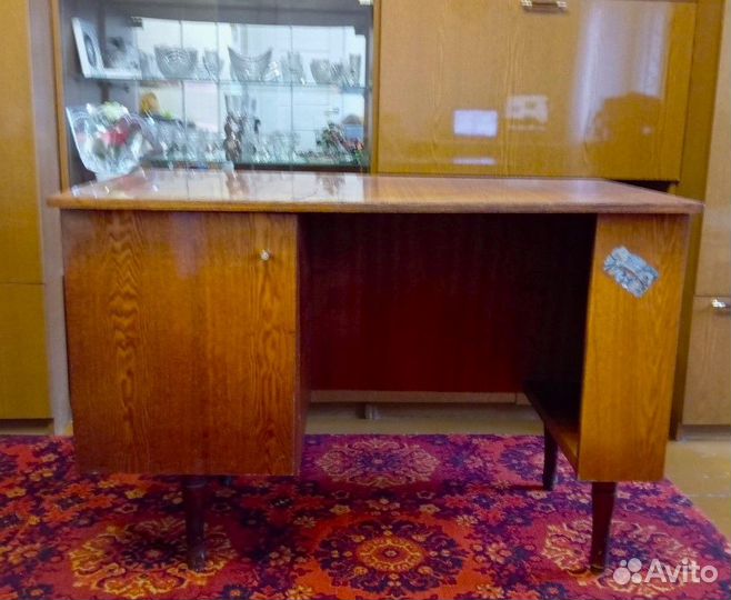 Письменный стол