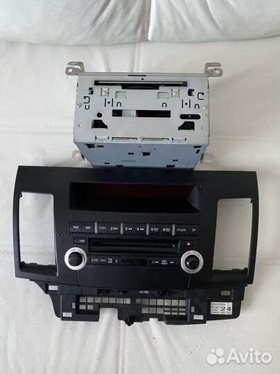 Штатная магнитола с рамкой лансер 10