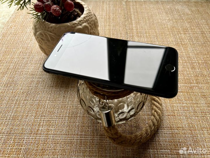 iPhone 8 Plus, 64 ГБ