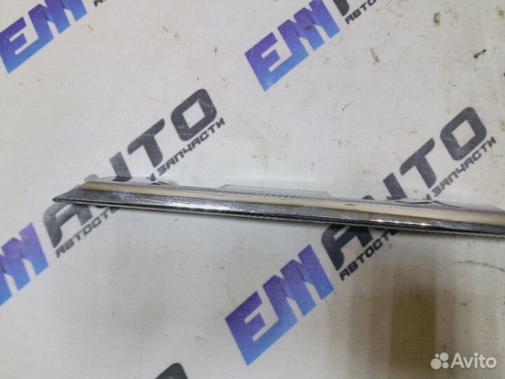 Молдинг решетки радиатора левый Хендай Туксон 3