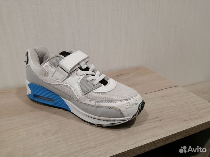 Кроссовки детские