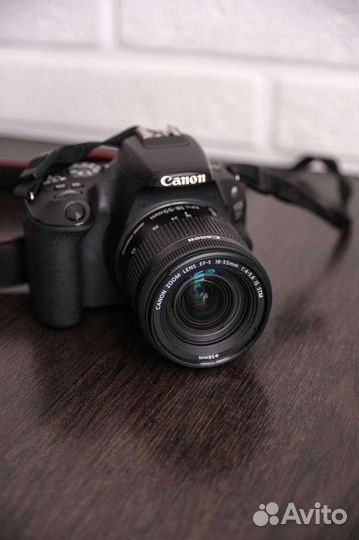 Canon eos 200d