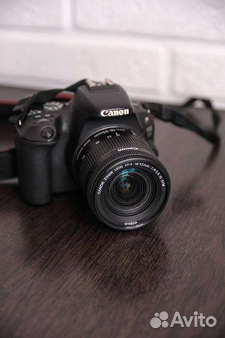 Canon eos 200d