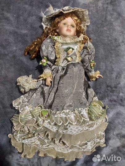 Кукла фарфоровая коллекционная