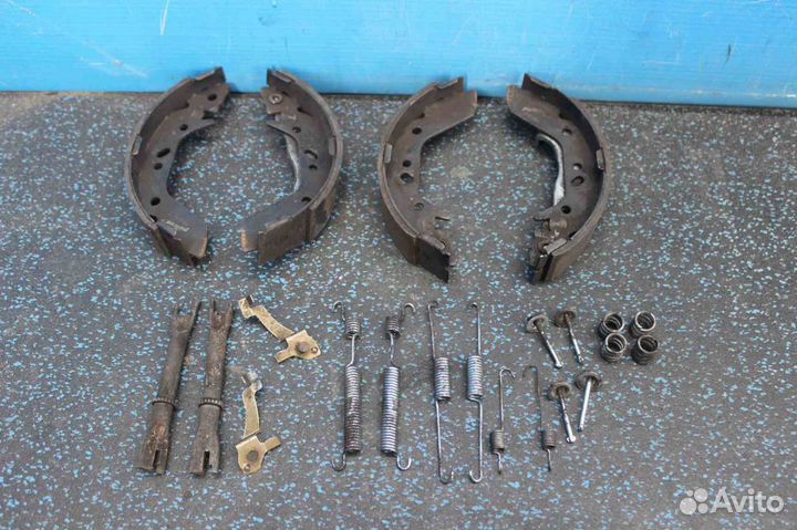 Механизм стояночного тормоза Hyundai Accent (Хенда