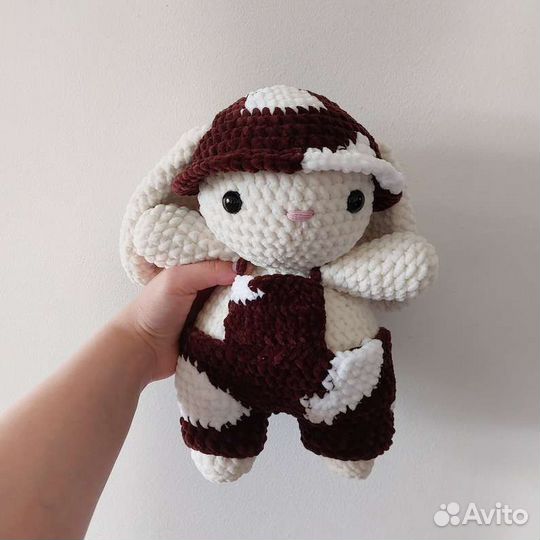 Плюшевые вязаные зайчики