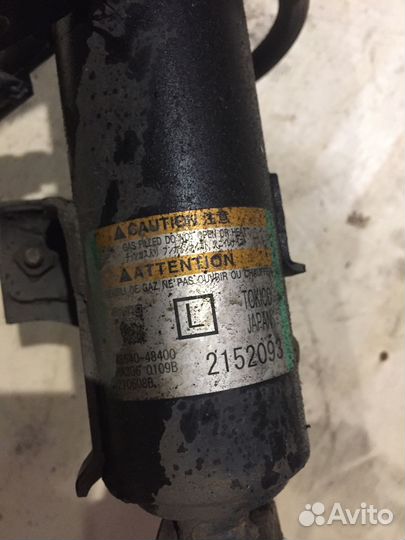 Амортизатор задний левый Lexus RX450h