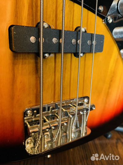 Бас Гитара Jazz Bass + Комбоусилитель
