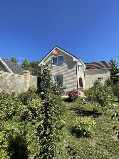 Коттедж 200 м² на участке 7 сот.